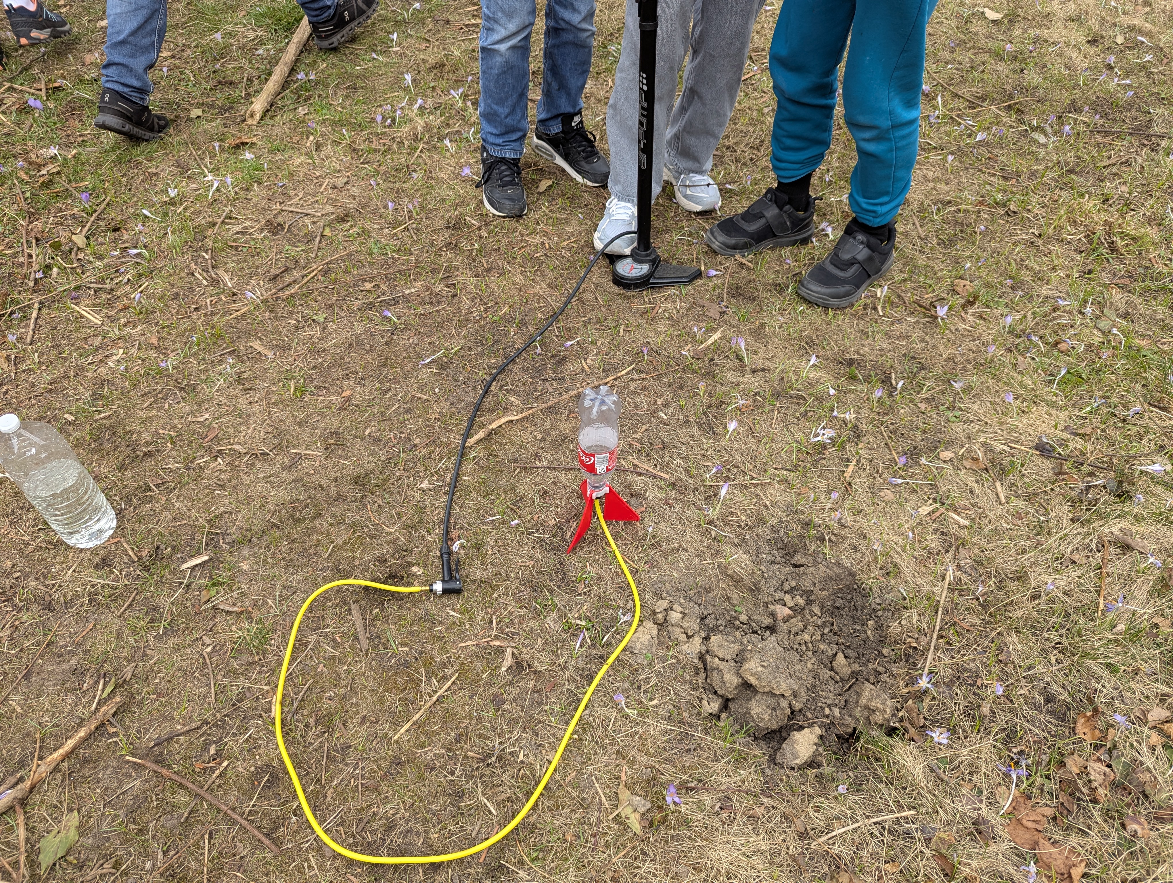 🚀☀️ Druckwasserrakete – der Klassiker bei schönem Wetter! ☀️🚀